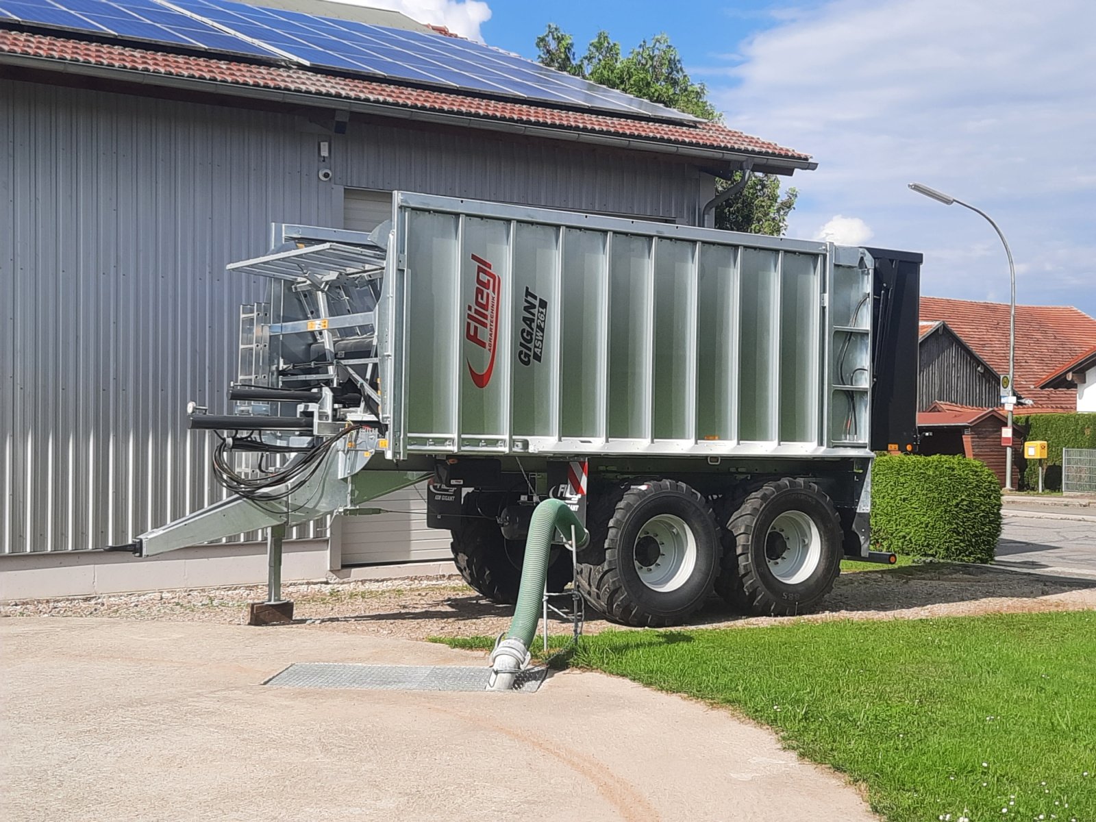 Abschiebewagen of the type Fliegl ASW 261 Fox, Neumaschine in Cham (Picture 2)