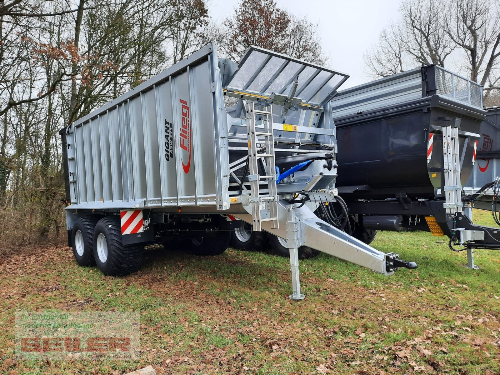 Abschiebewagen of the type Fliegl ASW 271 C FOX 35m³ 21t Lenkachse, Neumaschine in Ansbach (Picture 1)