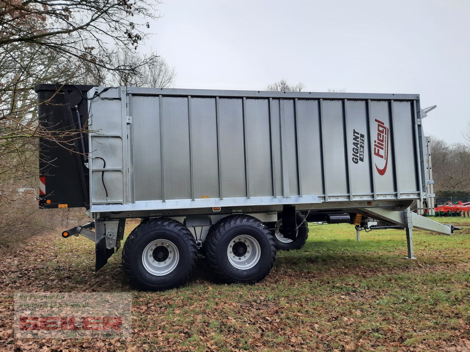 Abschiebewagen des Typs Fliegl ASW 271 C FOX 35m³ 21t Lenkachse, Neumaschine in Ansbach (Bild 3)