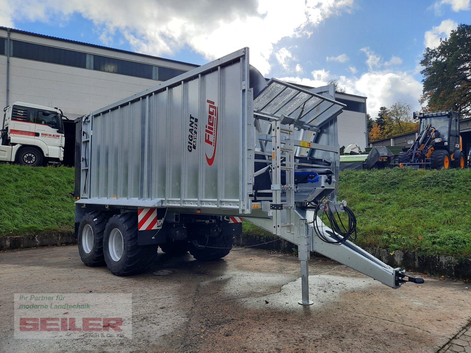 Abschiebewagen van het type Fliegl ASW 271 C FOX 40m³ Franken-Renner, Neumaschine in Ansbach (Foto 1)