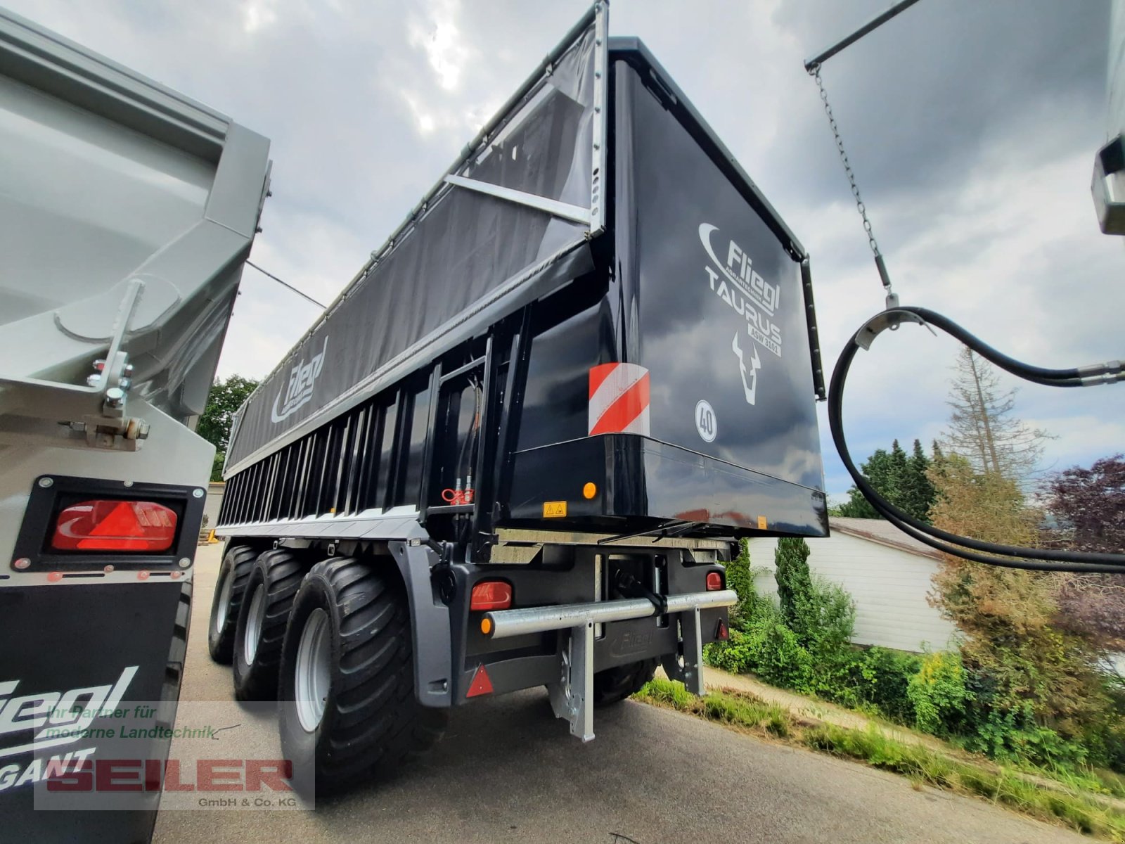 Abschiebewagen of the type Fliegl ASW 3101 TAURUS FOX 55m³, Neumaschine in Ansbach (Picture 7)