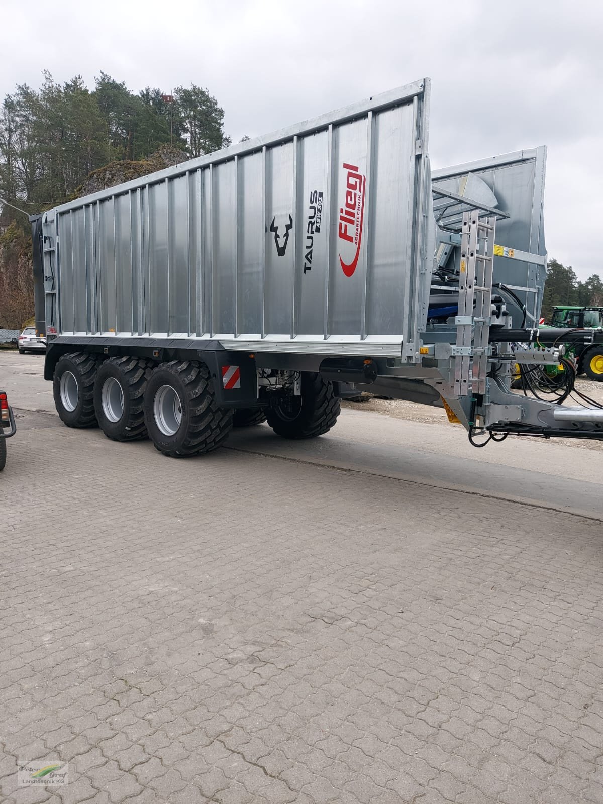 Abschiebewagen van het type Fliegl ASW 391 Taurus, Neumaschine in Pegnitz-Bronn (Foto 2)