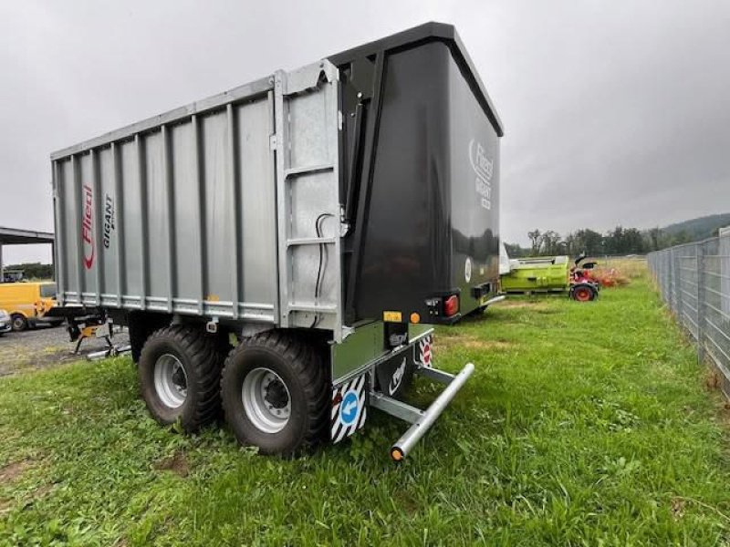 Abschiebewagen des Typs Fliegl GIGANT ASW 190 COMPACT FOX, Neumaschine in Freystadt (Bild 2)