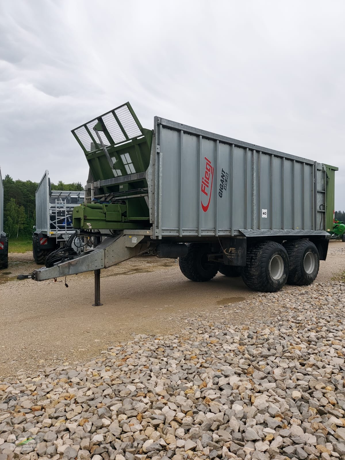 Abschiebewagen des Typs Fliegl Gigant ASW 268, Gebrauchtmaschine in Pegnitz-Bronn (Bild 1)