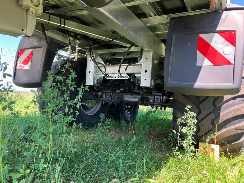 Abschiebewagen des Typs Fliegl GIGANT ASW 271 TAURUS FOX, Neumaschine in Hollfeld (Bild 9)