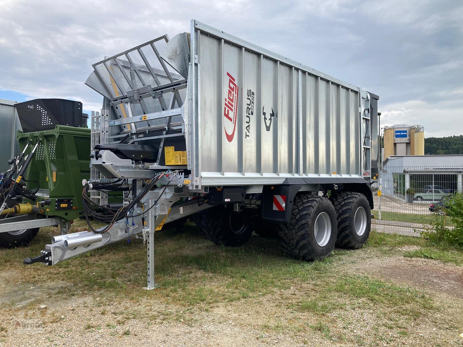 Abschiebewagen tip Fliegl Gigant ASW 271, Neumaschine in Münsingen (Poză 1)