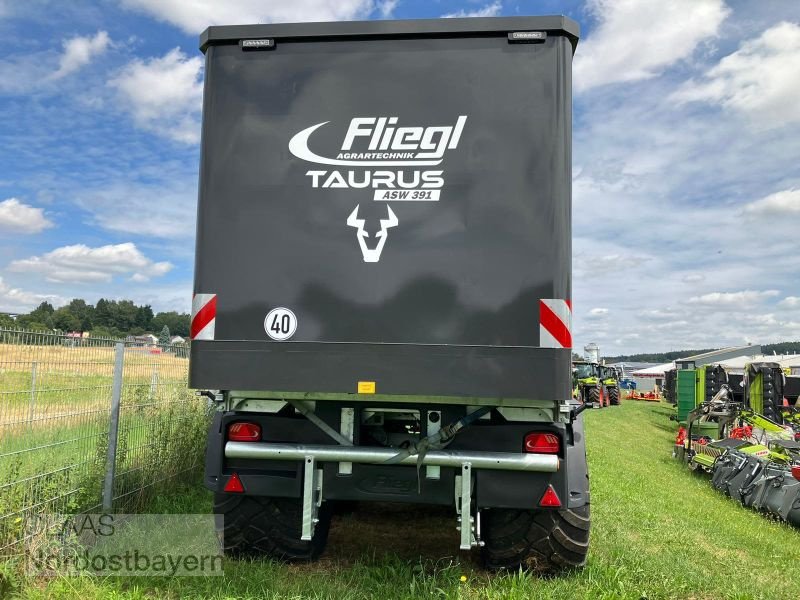 Abschiebewagen des Typs Fliegl GIGANT ASW 391 TAURUS FOX, Neumaschine in Altenstadt a.d. Waldnaab (Bild 5)