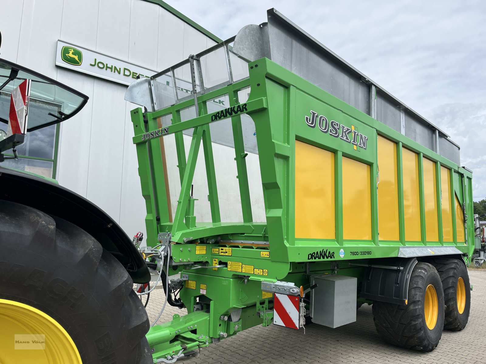 Abschiebewagen des Typs Joskin Drakkar 7600, Neumaschine in Tettenweis / Karpfham (Bild 1)