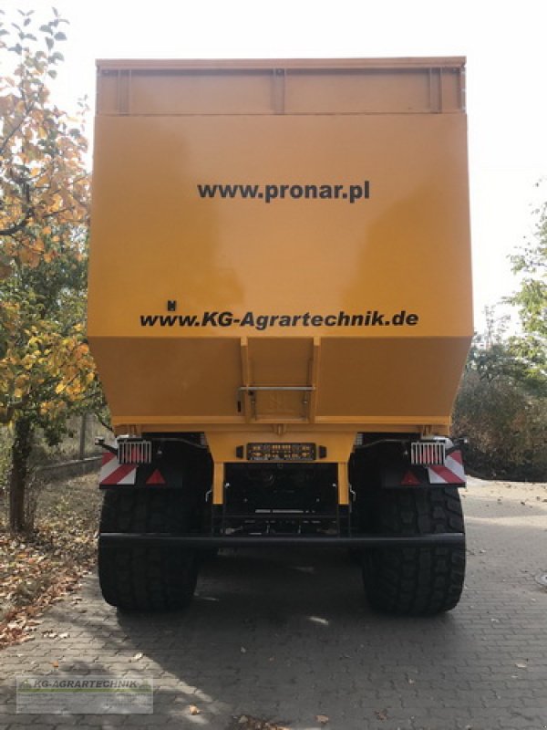 Abschiebewagen des Typs PRONAR T900 KG-Edition Abschiebewagen, Neumaschine in Langensendelbach (Bild 11)