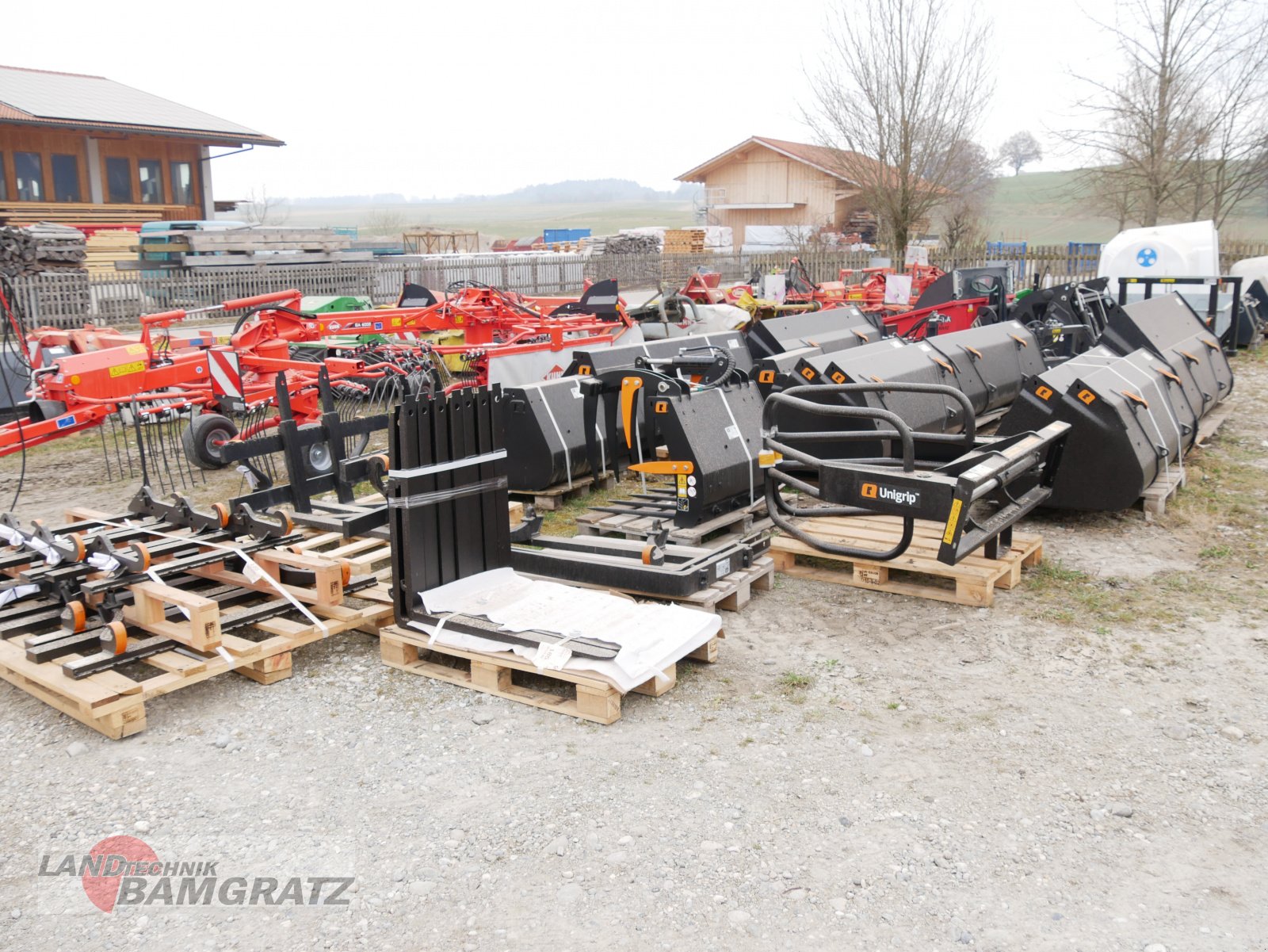 Anbaugerät tip Alö Schaufel Palettengabel Ballenzange Silocut Powergrab GM Unigrip GXL VL VXL Ballenspieß Zange Krokodilgebiss Pelikanschaufel, Neumaschine in Eberfing (Poză 1)