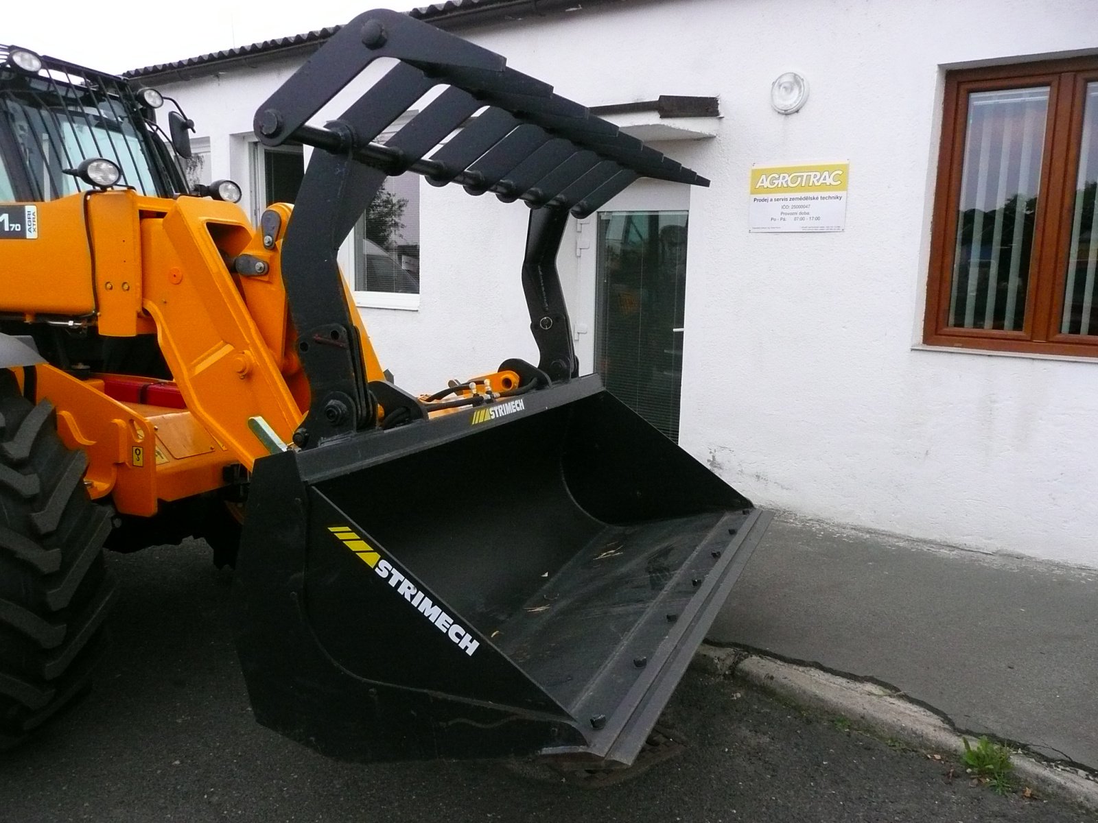 Anbaugerät of the type Strimech Lžíce a jiné, Neumaschine in Roudnice nad Labem (Picture 1)