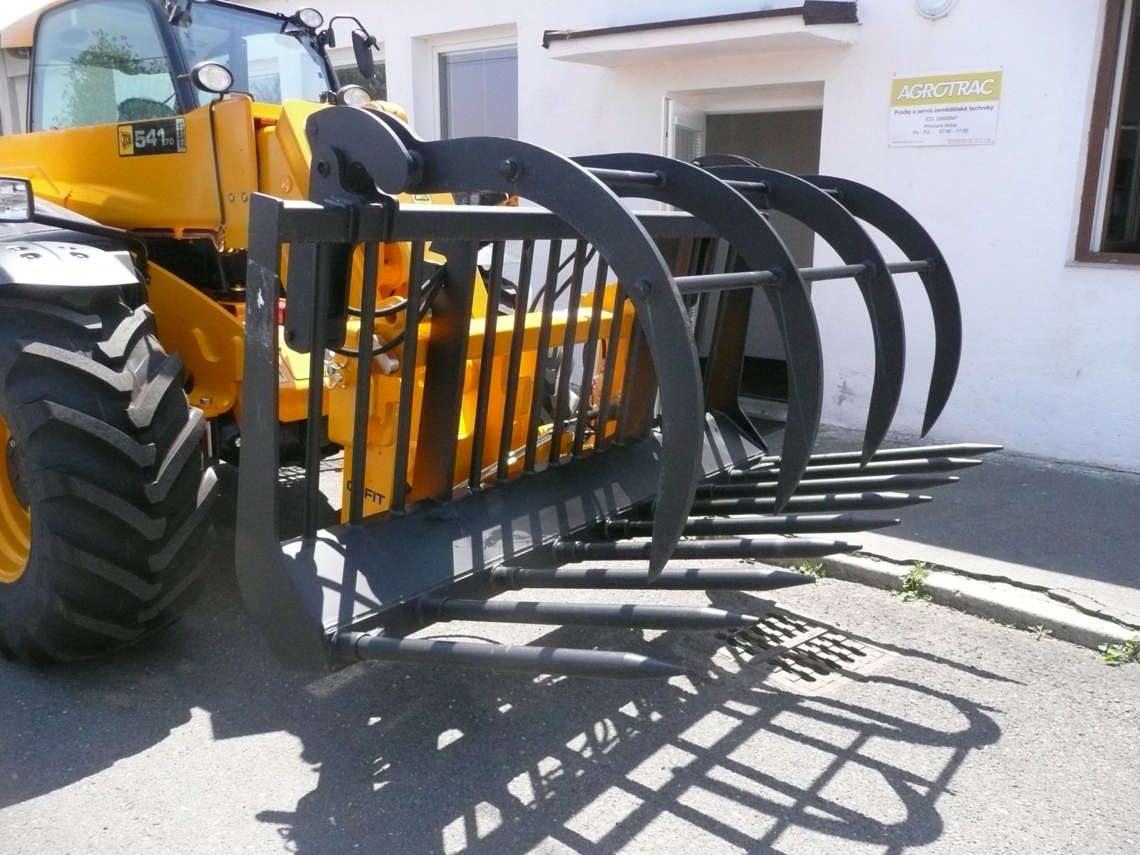 Anbaugerät Türe ait Strimech Lžíce a jiné, Neumaschine içinde Roudnice nad Labem (resim 2)