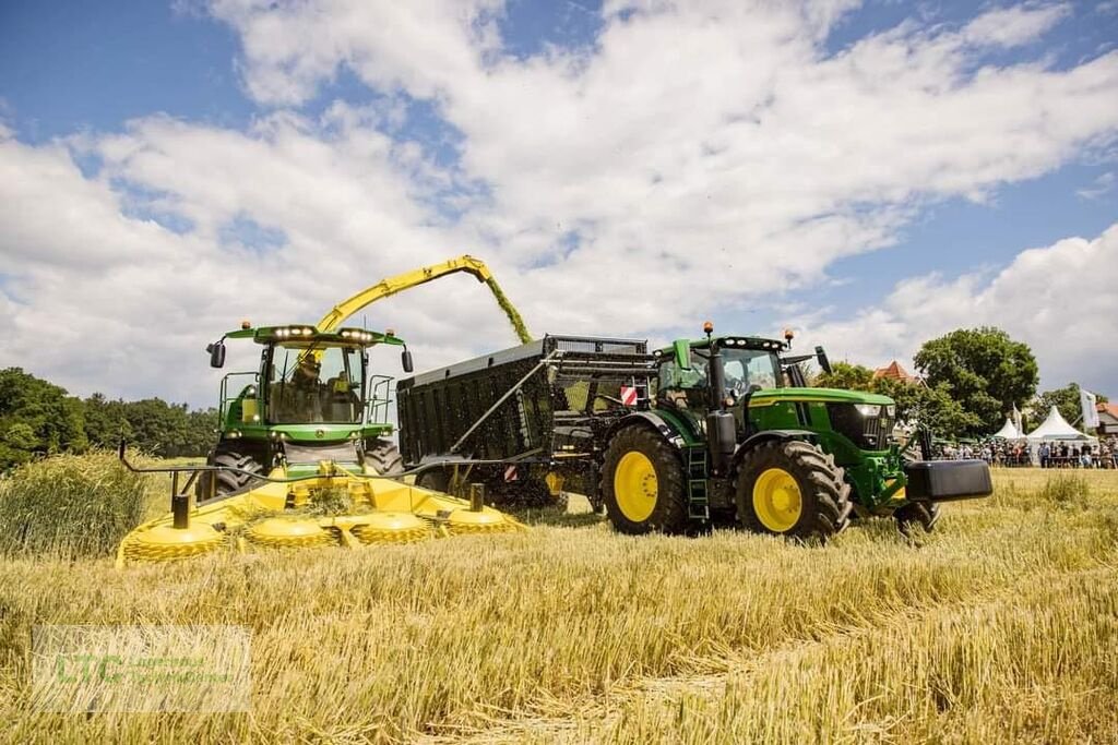 Anbauhäcksler & Anhängehäcksler van het type John Deere 8500, Vorführmaschine in Korneuburg (Foto 9)