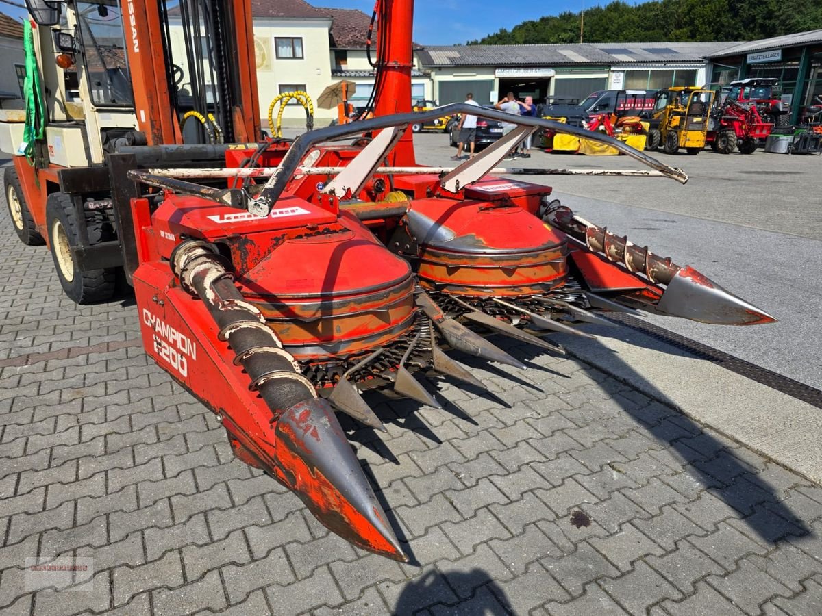 Anbauhäcksler & Anhängehäcksler van het type Kemper Champion 2200 TOP Einzug NEU Drehkranz+Messer NE, Gebrauchtmaschine in Tarsdorf (Foto 24)