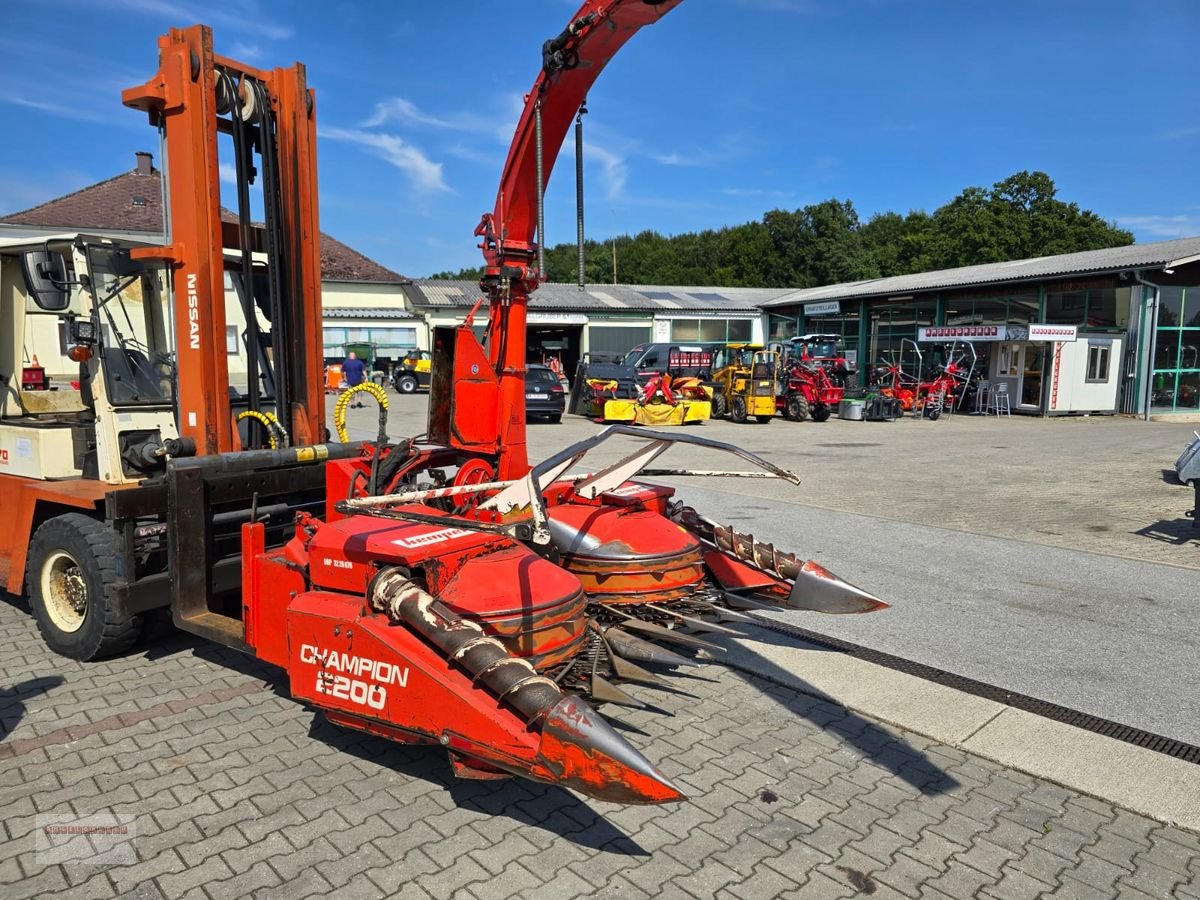 Anbauhäcksler & Anhängehäcksler of the type Kemper Champion 2200 TOP Einzug NEU Drehkranz+Messer NE, Gebrauchtmaschine in Tarsdorf (Picture 1)