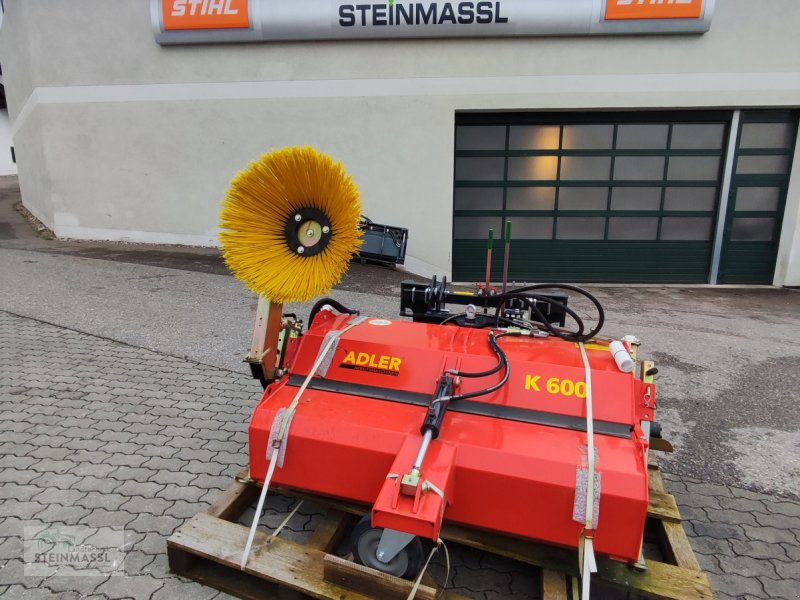 Anbaukehrmaschine del tipo Adler K600, Neumaschine en Petting