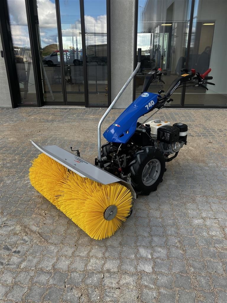 Anbaukehrmaschine του τύπου BCS 740 benzin 9 HK. 3 gear frem/tilbage, Honda motor med elstart, 1 Meter bred kost, Gebrauchtmaschine σε Kastrup (Φωτογραφία 4)