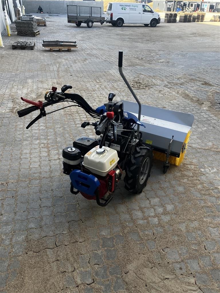 Anbaukehrmaschine typu BCS 740 benzin 9 HK. 3 gear frem/tilbage, Honda motor med elstart, 1 Meter bred kost, Gebrauchtmaschine v Kastrup (Obrázek 6)