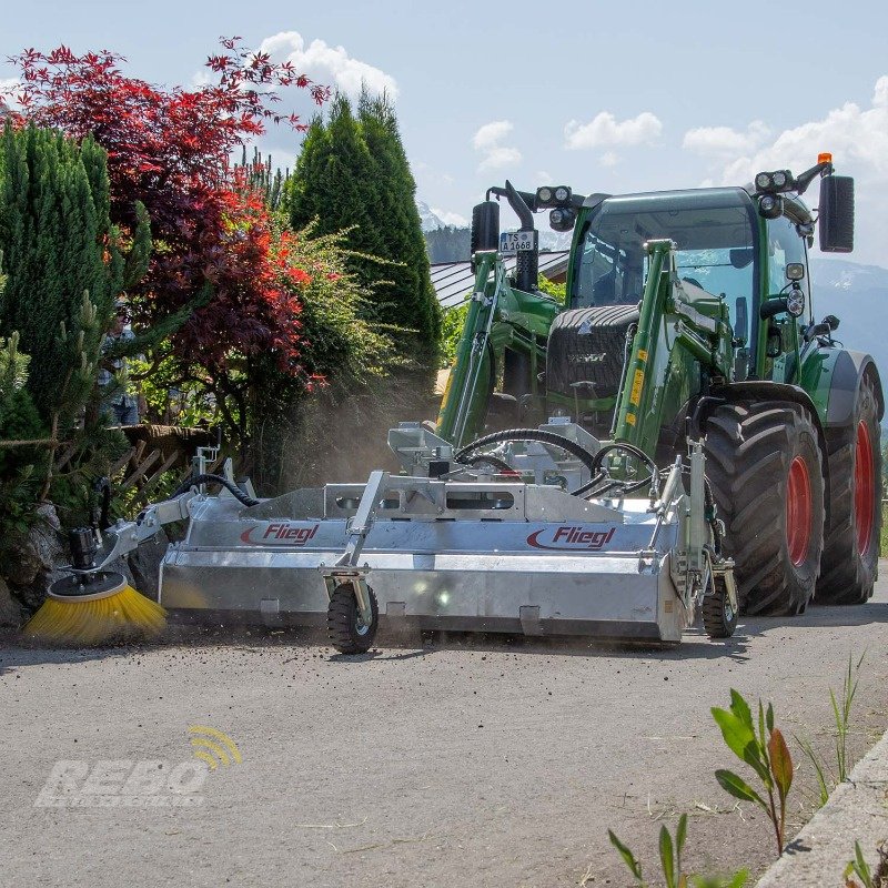 Anbaukehrmaschine от тип Fliegl KEH 2300, Neumaschine в Dätgen (Снимка 2)