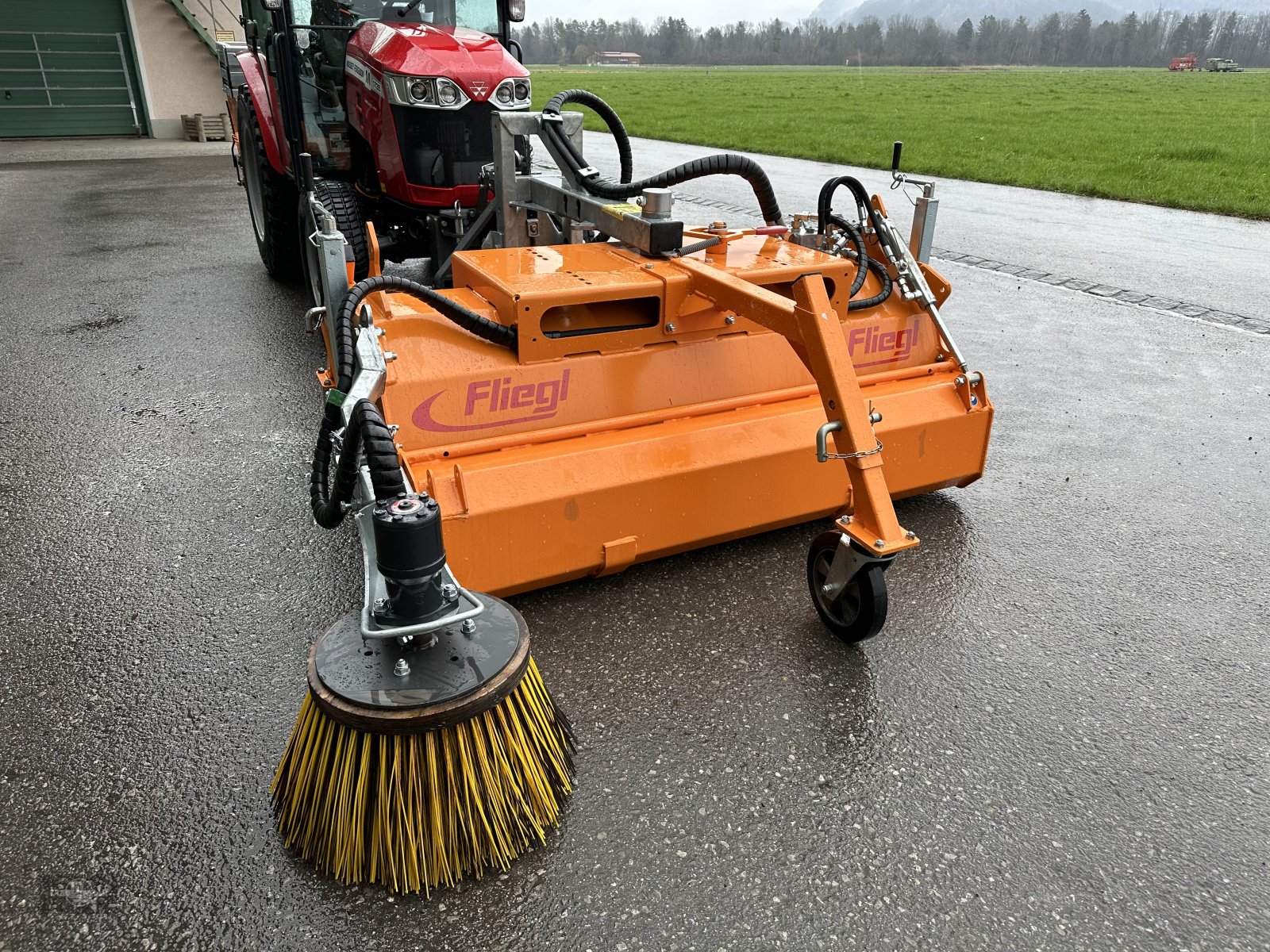 Anbaukehrmaschine a típus Fliegl Kehrmaschine - Kommunal KEHKOM155000, Gebrauchtmaschine ekkor: Rankweil (Kép 2)