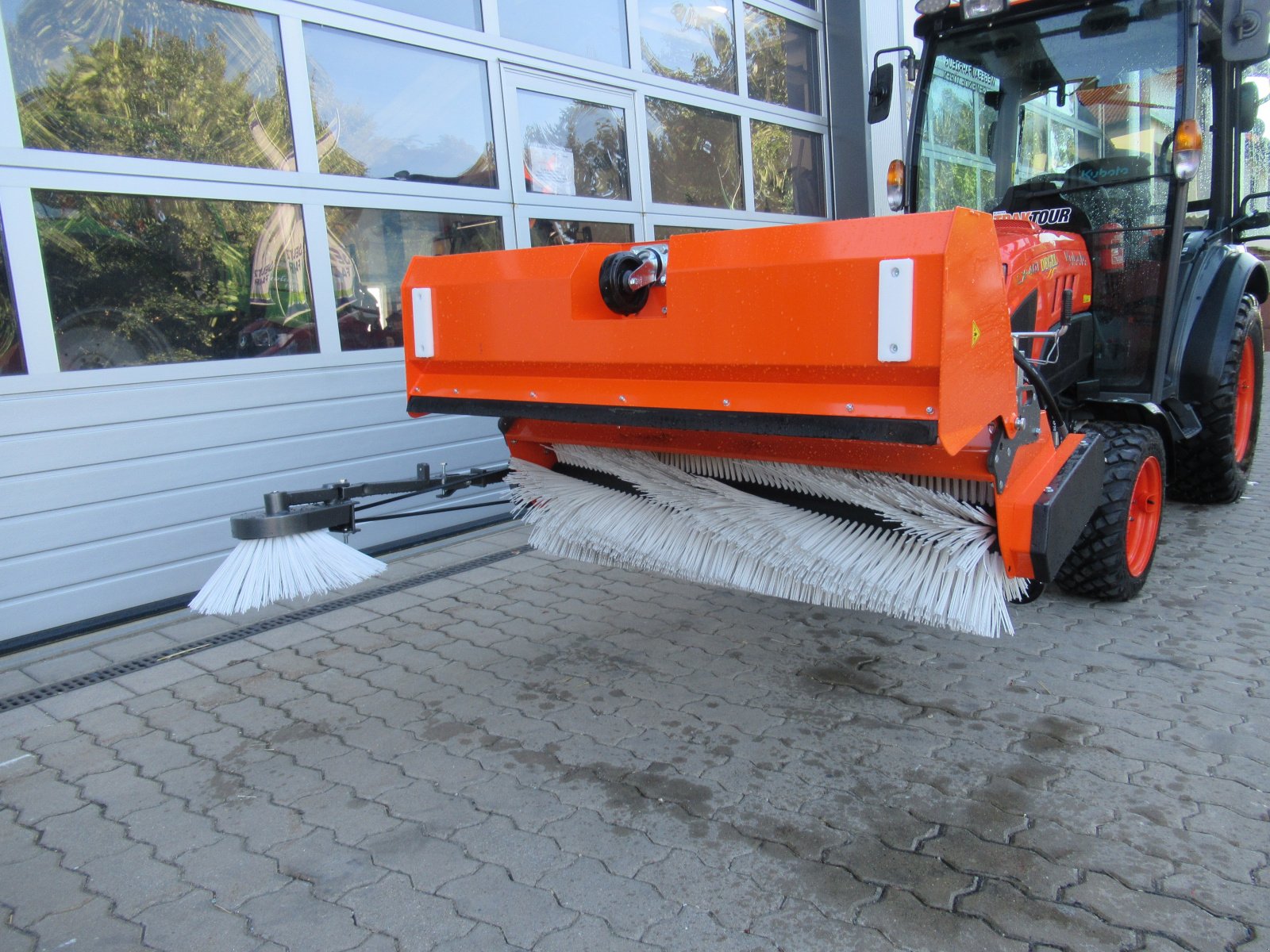 Anbaukehrmaschine van het type Kersten KM 13045 H, Neumaschine in Waischenfeld (Foto 2)