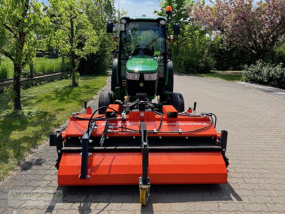 Anbaukehrmaschine van het type KG-AGRAR KG-KM180 Kehrmaschine, Neumaschine in Langensendelbach (Foto 5)