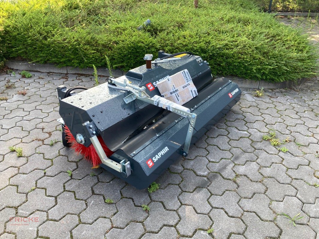 Anbaukehrmaschine van het type Saphir FKM 181 Kehrmaschine -mit Farbschäden-, Neumaschine in Bockel - Gyhum (Foto 3)