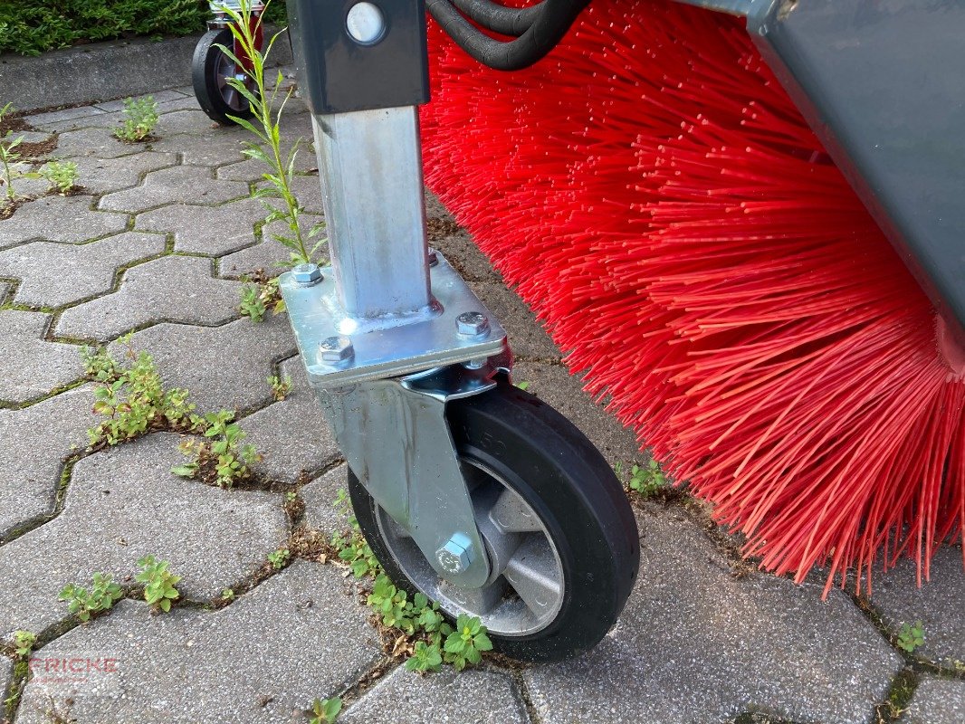 Anbaukehrmaschine a típus Saphir FKM 181 Kehrmaschine -mit Farbschäden-, Neumaschine ekkor: Bockel - Gyhum (Kép 6)