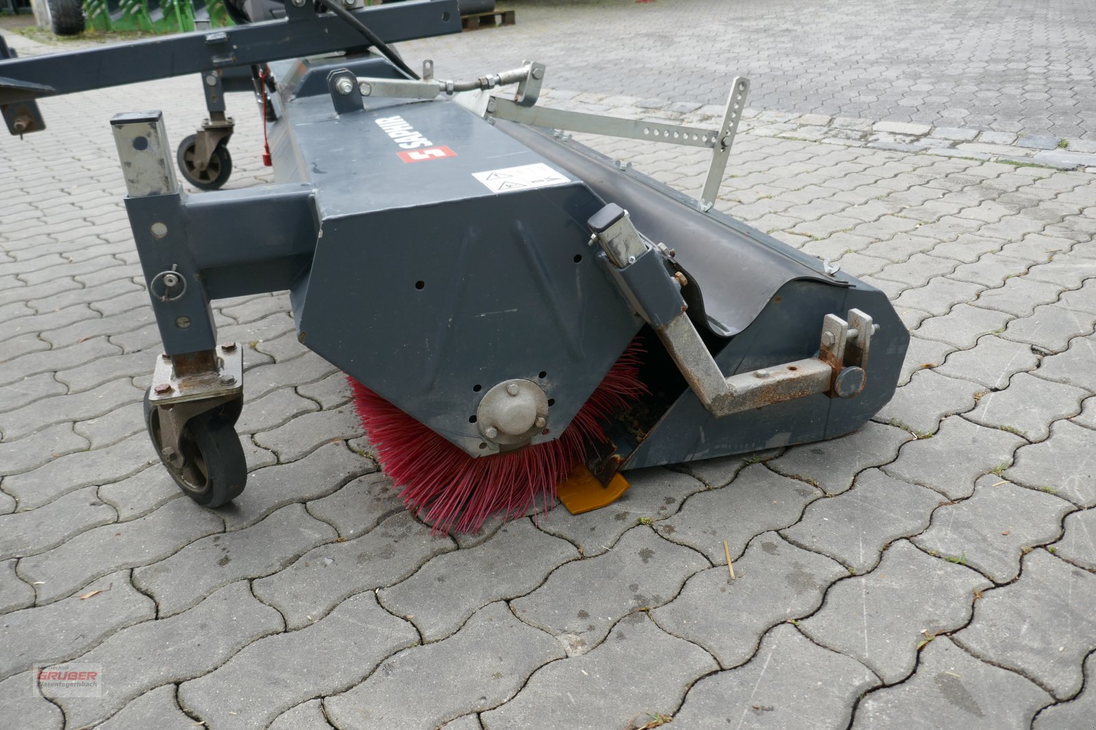 Anbaukehrmaschine типа Saphir FKM 231, Gebrauchtmaschine в Dorfen (Фотография 3)