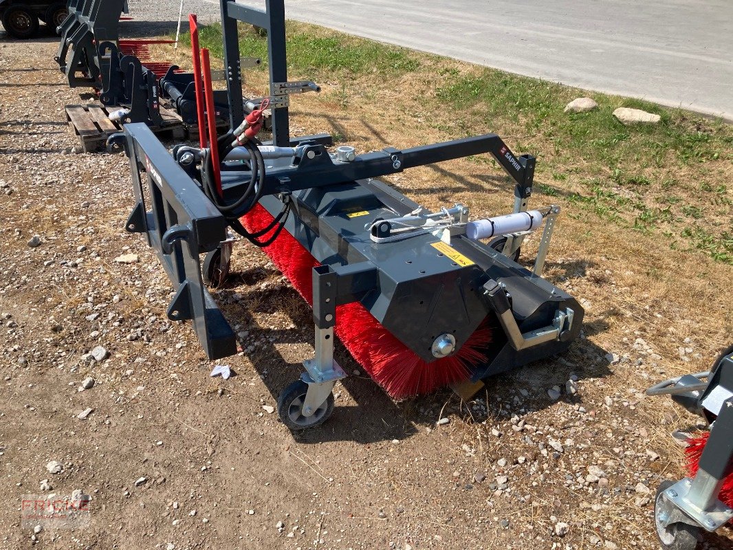 Anbaukehrmaschine tip Saphir GKM 151 Kehrmaschine -mit Farbschäden-, Neumaschine in Bockel - Gyhum (Poză 3)