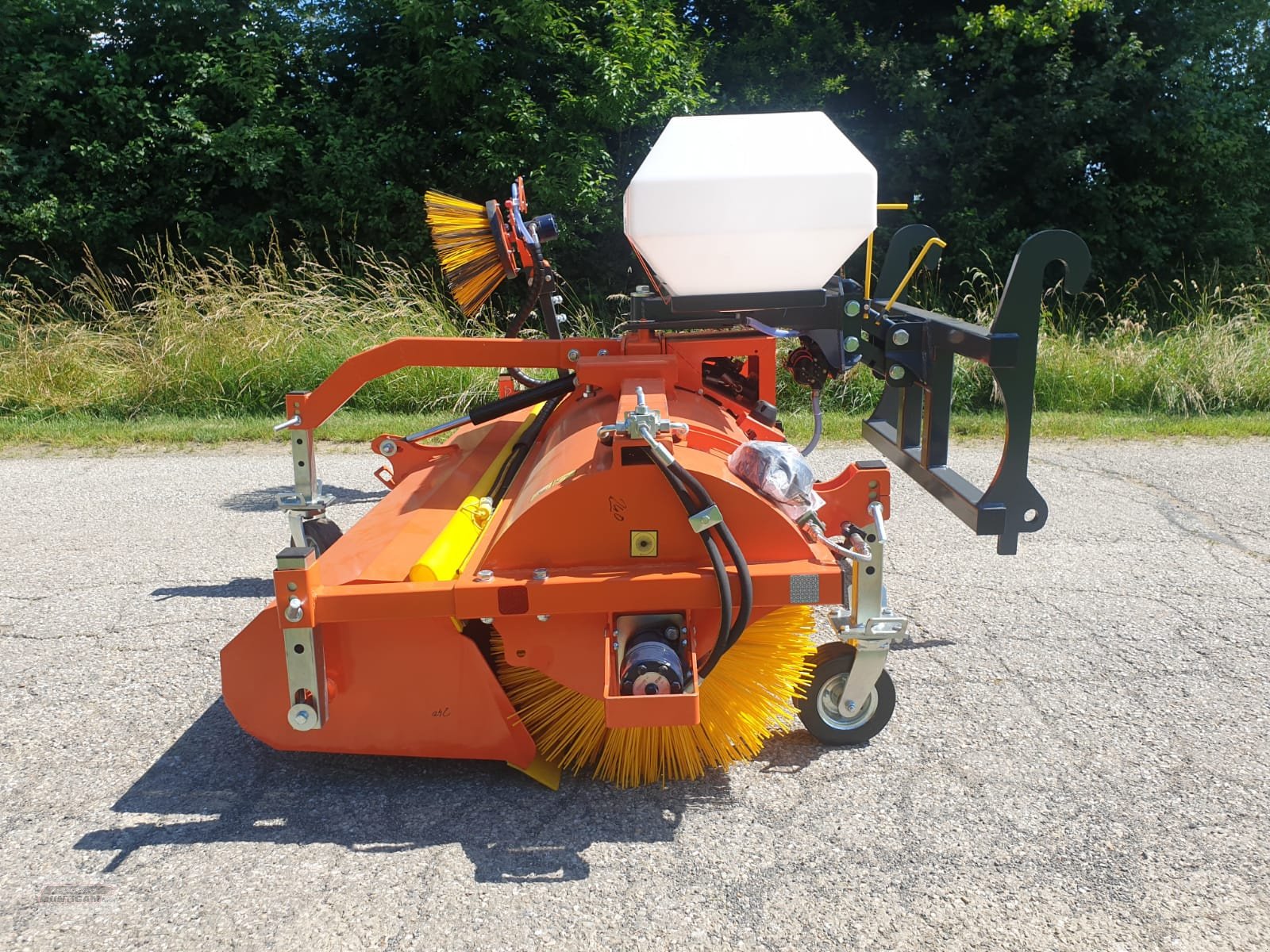 Anbaukehrmaschine typu Sonstige Kehrmaschine KEH 2,4m mit JCB Q-FIT, Neumaschine v Deutsch - Goritz (Obrázek 6)