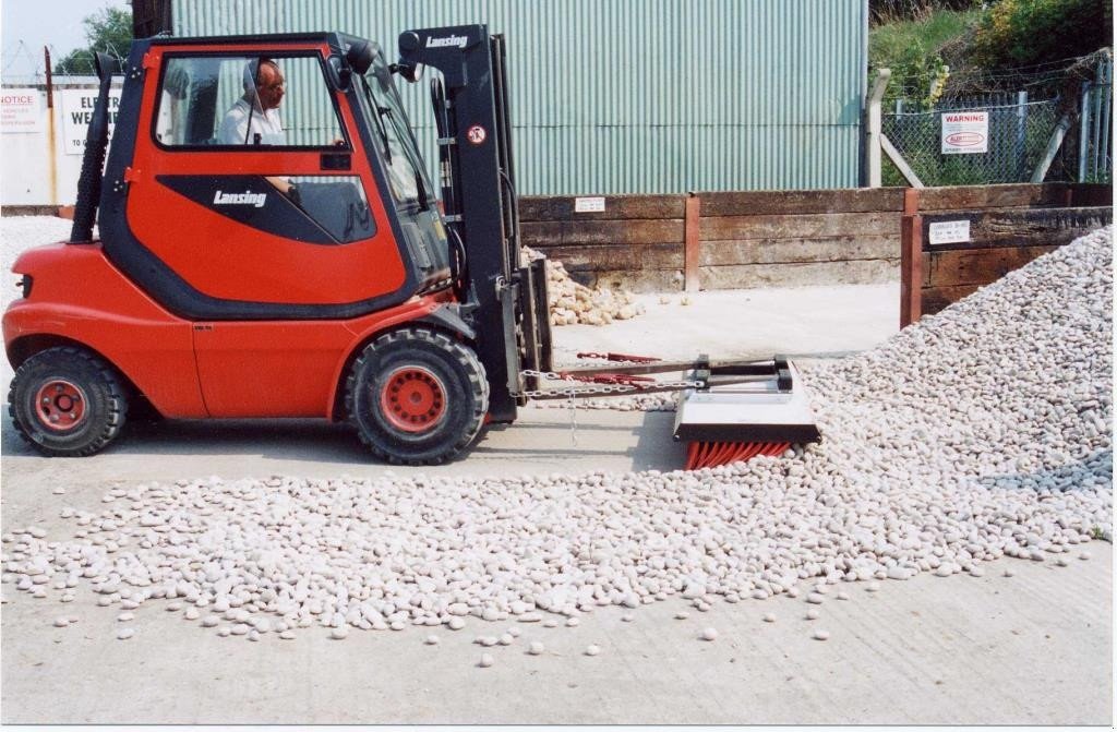 Anbaukehrmaschine of the type Sonstige Sweepex 60" Mega-Broom 1,52m 11rk, Gebrauchtmaschine in Vodskov (Picture 4)