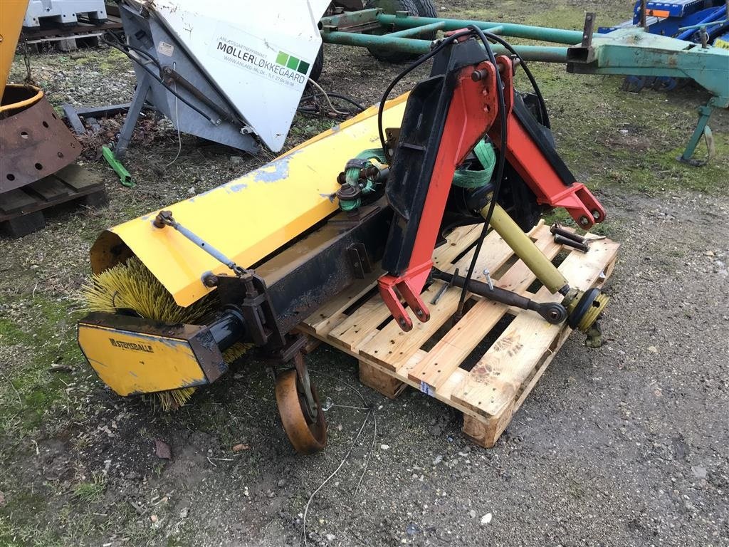 Anbaukehrmaschine des Typs Stensballe FF 2200 PA, Gebrauchtmaschine in Roskilde (Bild 1)