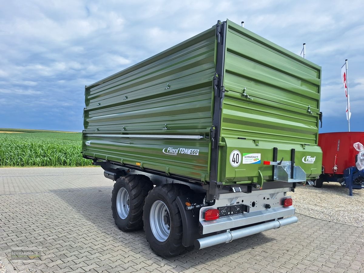 Anhänger des Typs Fliegl Tandem Dreiseitenkipper TDK 160 S, Neumaschine in Aurolzmünster (Bild 4)