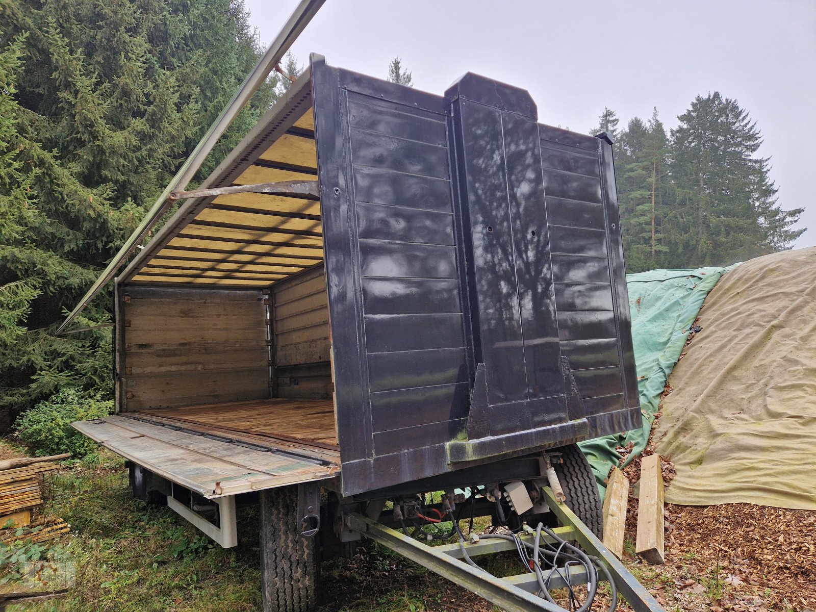 Anhänger typu Kotschenreuther 18to 2-Achs Schwenkwand Getränke Anhänger, Gebrauchtmaschine v Tiefenbach (Obrázek 12)