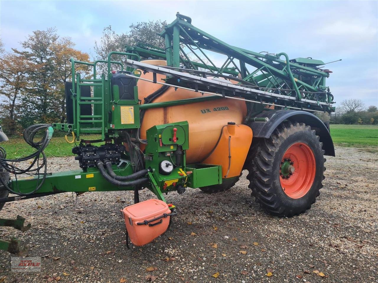 Anhängespritze van het type Amazone UX 4200  27m, Gebrauchtmaschine in Steinheim (Foto 1)