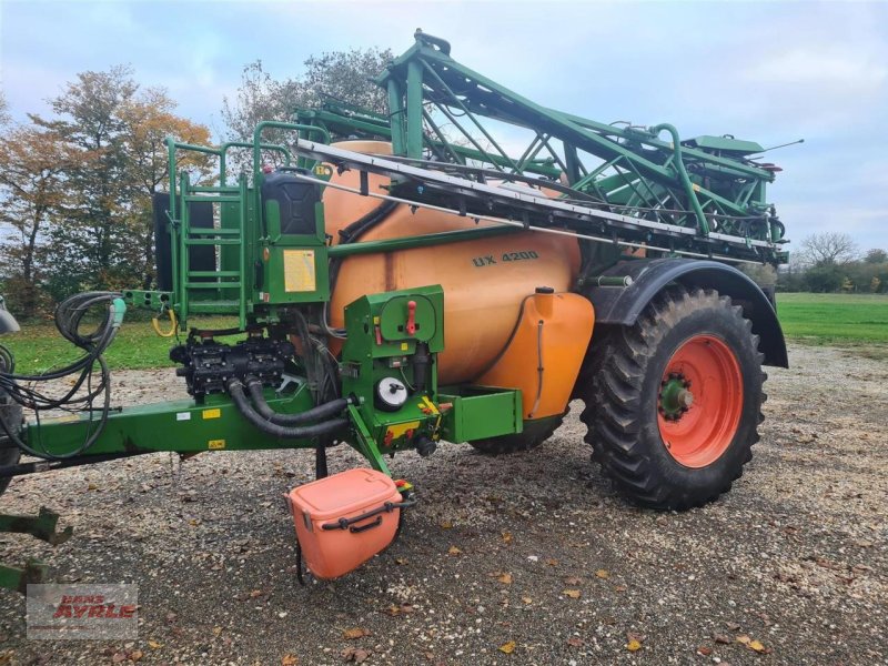 Anhängespritze van het type Amazone UX 4200  27m, Gebrauchtmaschine in Steinheim (Foto 1)