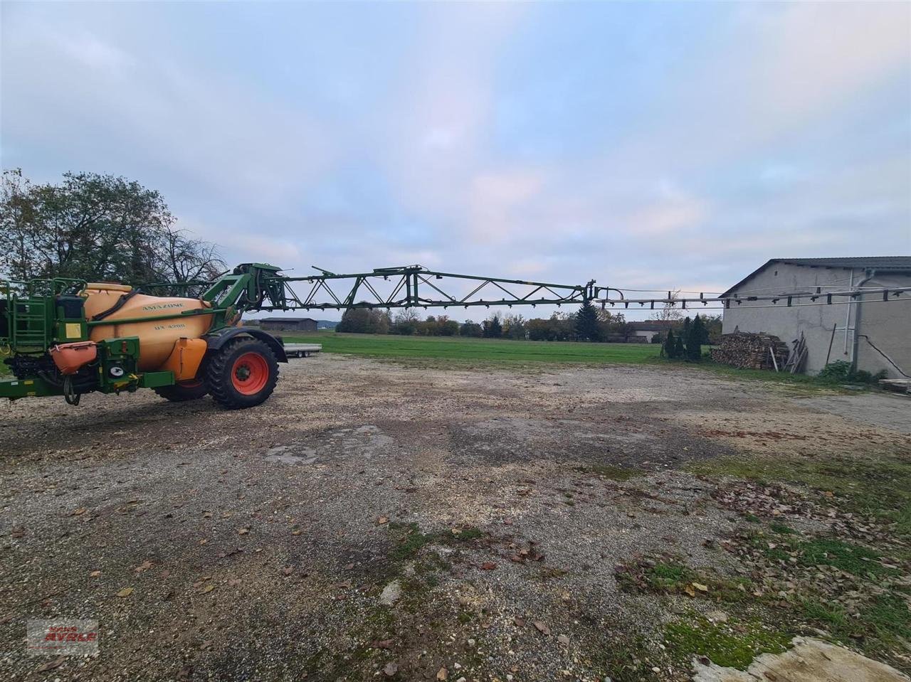 Anhängespritze van het type Amazone UX 4200  27m, Gebrauchtmaschine in Steinheim (Foto 2)