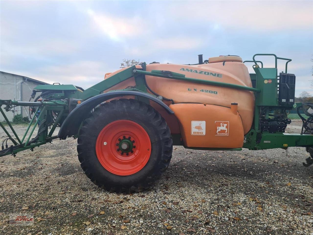 Anhängespritze van het type Amazone UX 4200  27m, Gebrauchtmaschine in Steinheim (Foto 13)