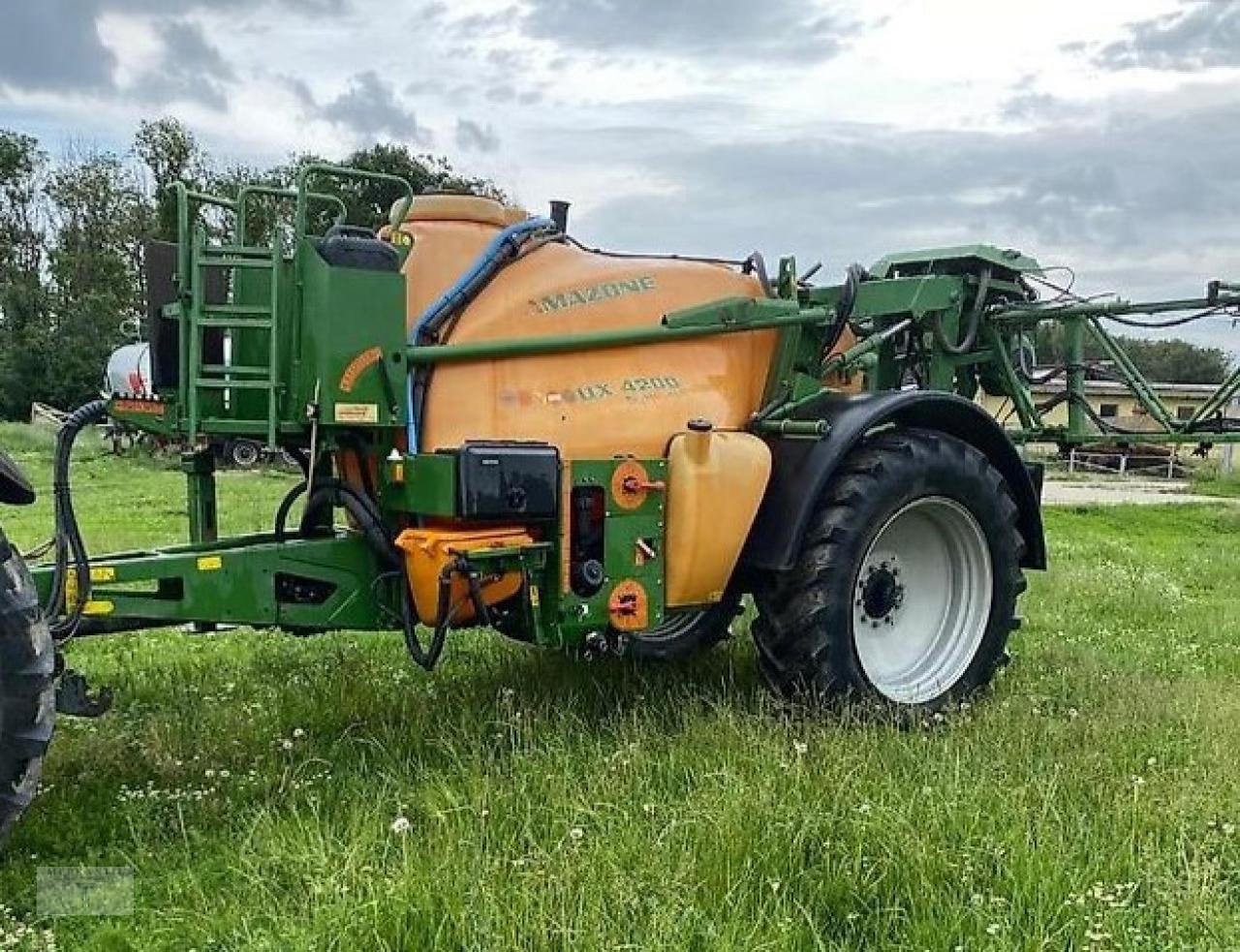 Anhängespritze от тип Amazone UX 4200 Special - 24m, Gebrauchtmaschine в Pragsdorf (Снимка 2)