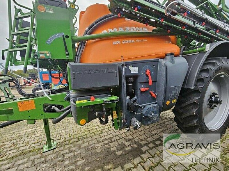 Anhängespritze del tipo Amazone UX 4200 SPECIAL, Gebrauchtmaschine en Nienburg (Imagen 7)