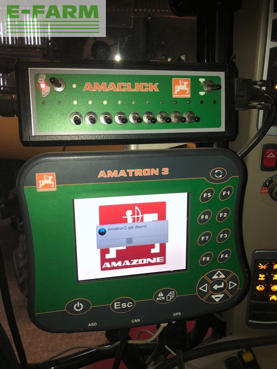 Anhängespritze du type Amazone ux 4200 super, Gebrauchtmaschine en CHAUVONCOURT (Photo 9)