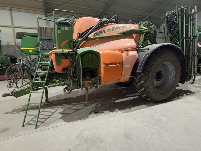 Anhängespritze des Typs Amazone UX 4200 Super, Gebrauchtmaschine in Heddesheim (Bild 1)