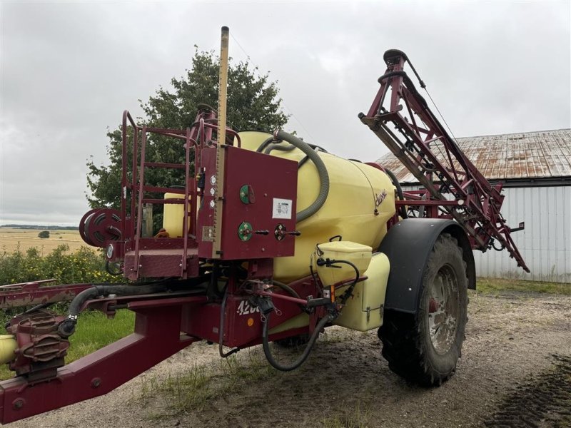 Anhängespritze des Typs Hardi Commander 4200, Gebrauchtmaschine in Hadsten (Bild 1)