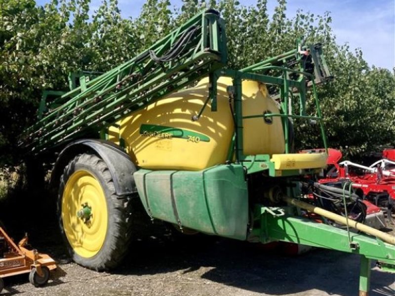 Anhängespritze van het type John Deere 740  28 m, Gebrauchtmaschine in Søllested (Foto 1)