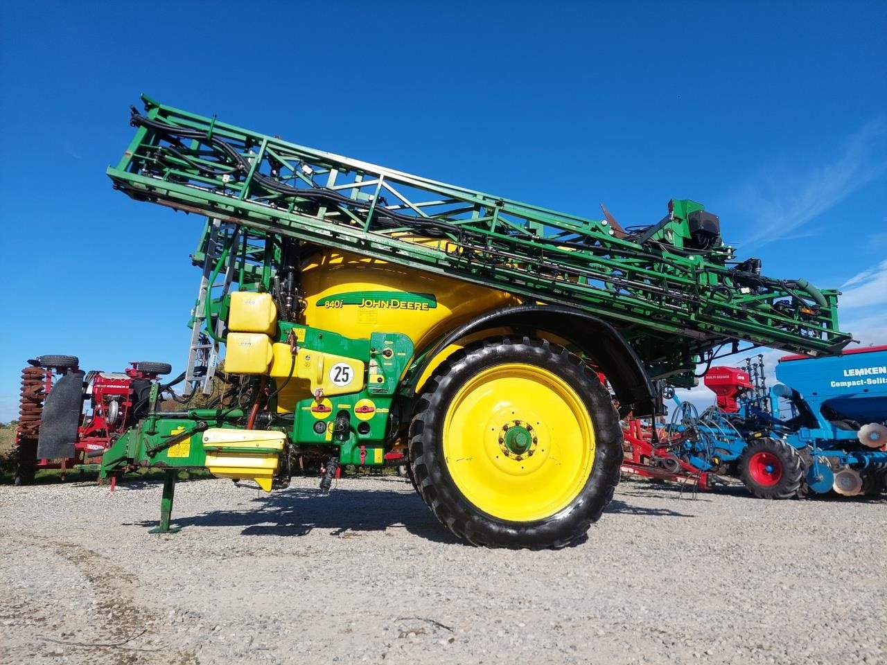 Anhängespritze van het type John Deere 840i - 30m, Gebrauchtmaschine in Hammel (Foto 1)