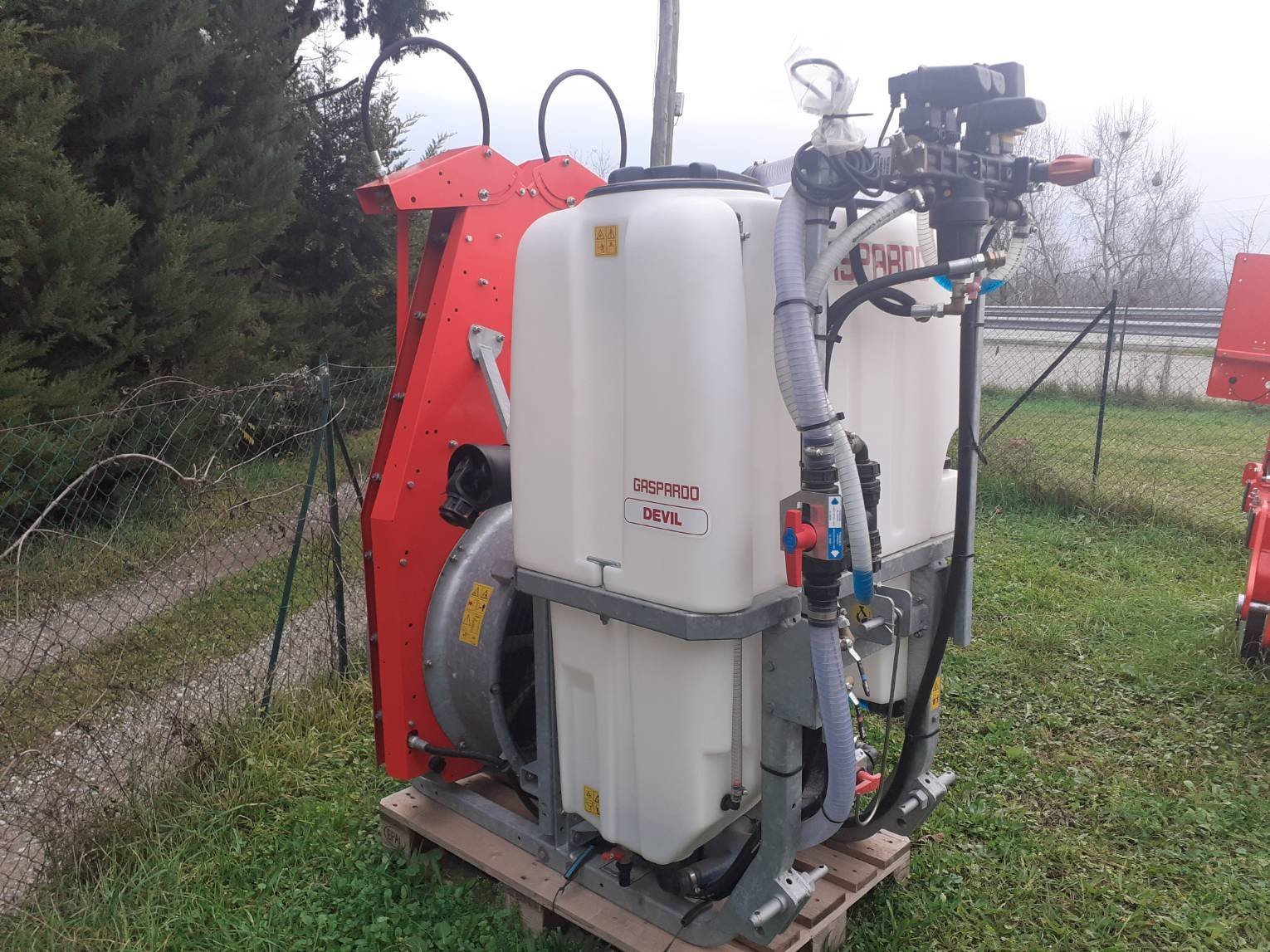 Anhängespritze a típus Maschio Pulvérisateur vigne DEVIL TGZ 400 MASCHIO GASPARDO, Gebrauchtmaschine ekkor: ROYNAC (Kép 1)