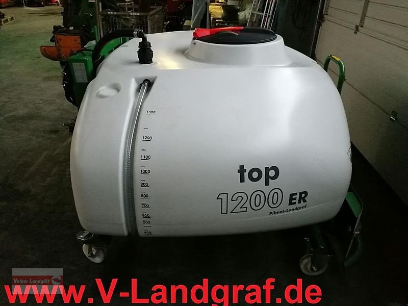 Anhängespritze des Typs Unia Top E Fronttank 1350l, Neumaschine in Ostheim/Rhön (Bild 1)