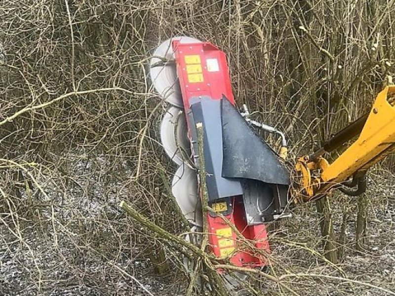 Astschere van het type Omarv Frontladersäge Baumsäge Astsäge Astschere, Gebrauchtmaschine in Schmallenberg (Foto 1)