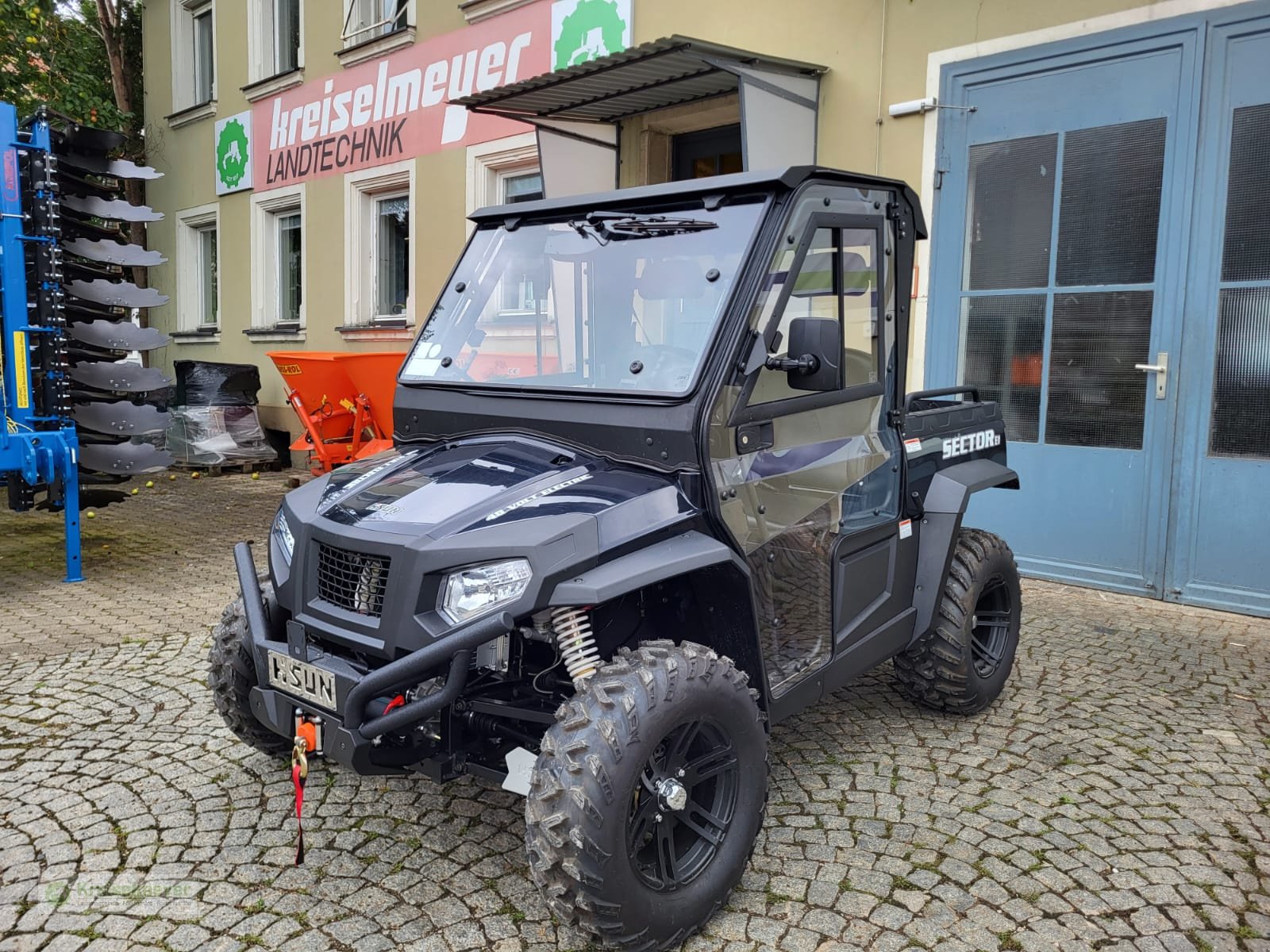 ATV & Quad Türe ait Hisun Sector E1 Elektro mit Kabine und Heizung + Straßenzulassung StVZO NEU UTV, Neumaschine içinde Feuchtwangen (resim 1)